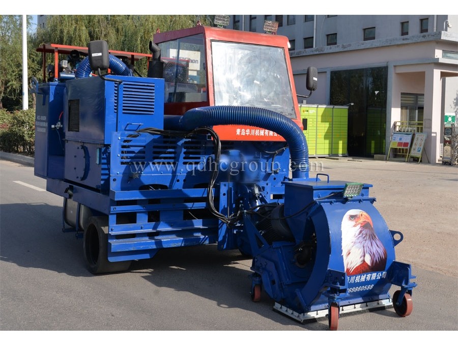 Horizontal mobile shot blasting machine for highway surface cleaning